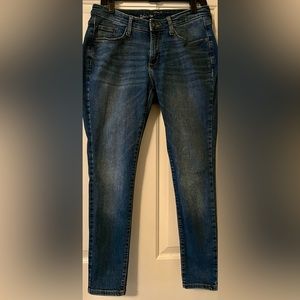 Universal Threads skinny straight jeans. Size 10/30S.
